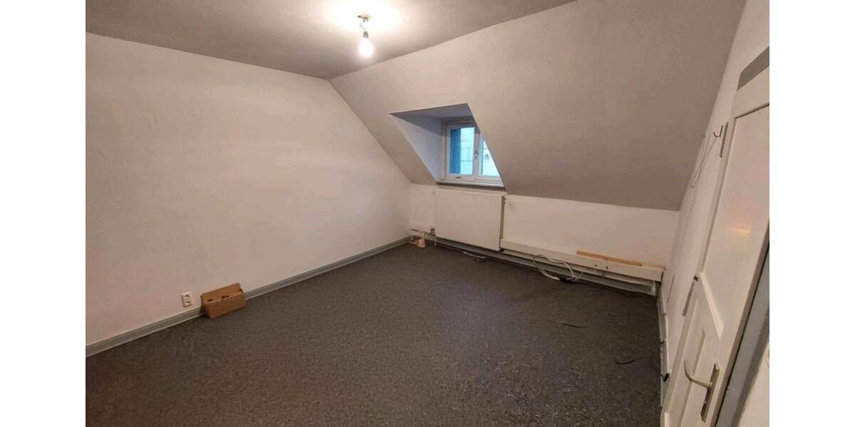 Dachgeschoßwohnung Herborn - 5 Zimmer, 123 m&sup2;, 850&euro; | Angebot:25718545