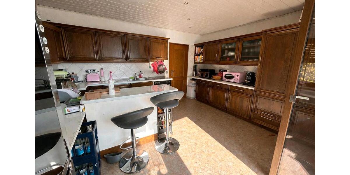 Etagenwohnung Biebertal - 7 Zimmer, 186 m&sup2;, 1.200&euro; | Angebot:26040470