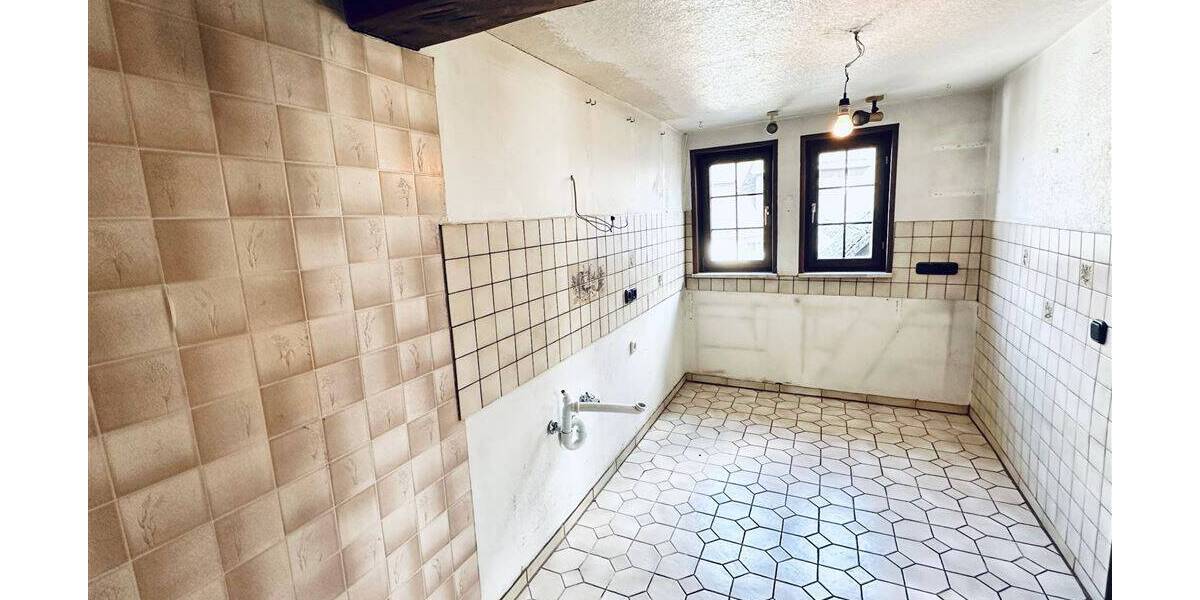 Bauernhaus, Landhaus Mittenaar Bicken - 8 Zimmer, 227 m&sup2;, 190.000&euro; | Angebot:25740426