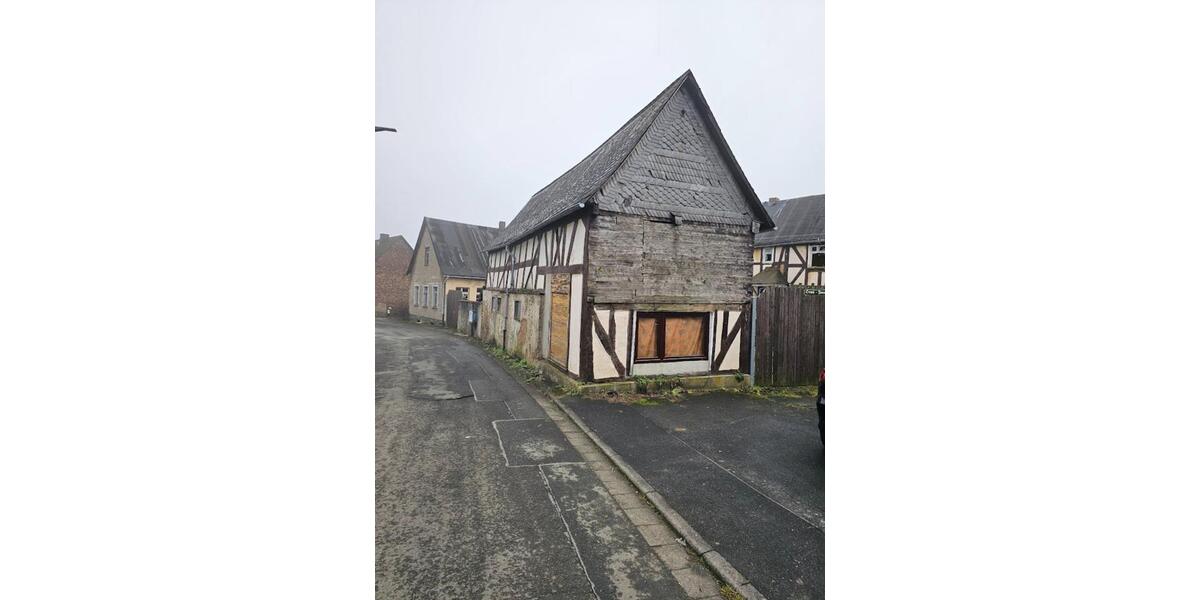 Mehrfamilienhaus, Wohnhaus Bad Endbach - 14 Zimmer, 550 m&sup2;, 99.000&euro; | Angebot:25180040