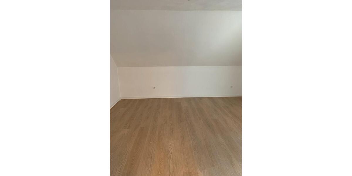 Etagenwohnung Gladenbach - 3 Zimmer, 90 m&sup2;, 780&euro; | Angebot:25844426