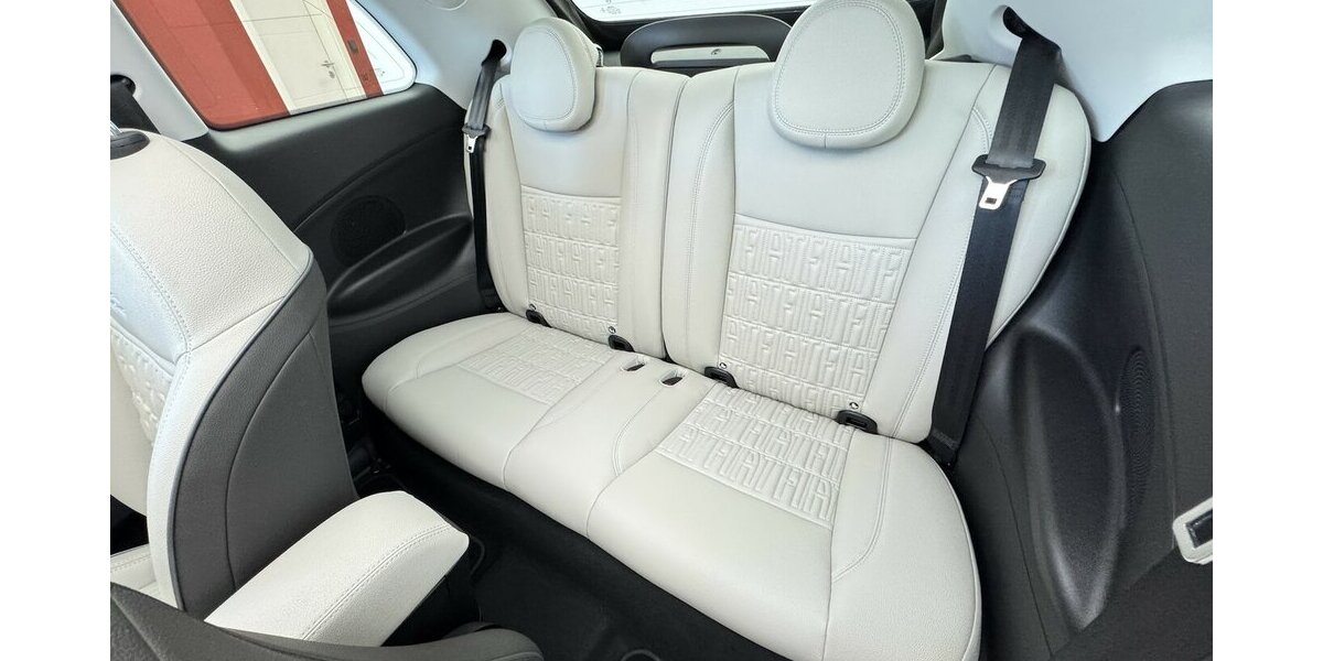 Fiat 500e La Prima by Bocelli 1.Hand Cabrio 42 kWh 12.200 km 22.622 &euro; Lich 35423