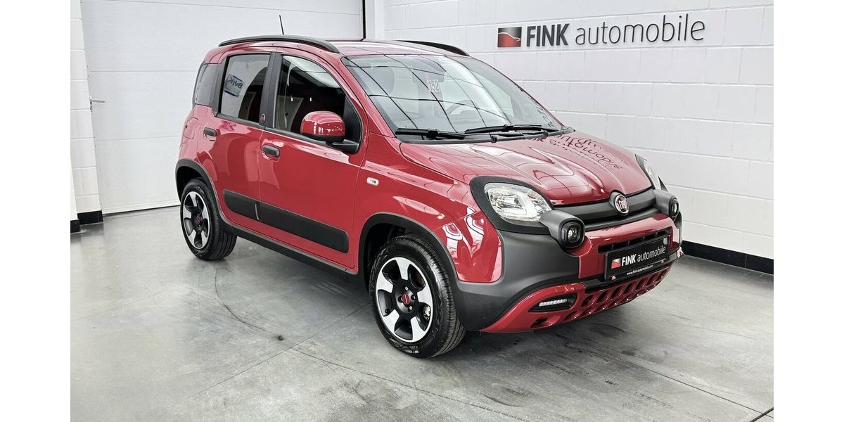 Fiat Panda Red 1.0 Hybrid 1.Hand Neuwertig! 1.600 km 14.220 &euro; Lich 35423