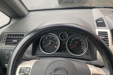 Opel Zafira 213.000 km 4.000 &euro; Wetzlar 35584