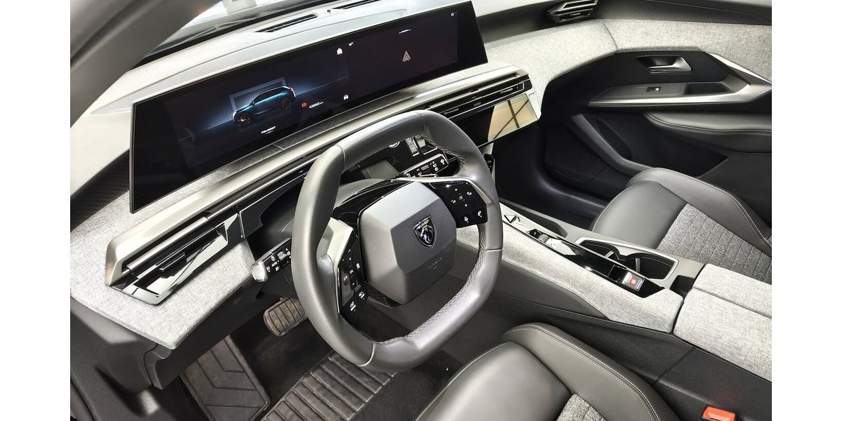 Peugeot 5008 Allure 145 E Hybrid 360° Cam 7 Sitze 43.850 km 28.220 &euro; Lich 35423