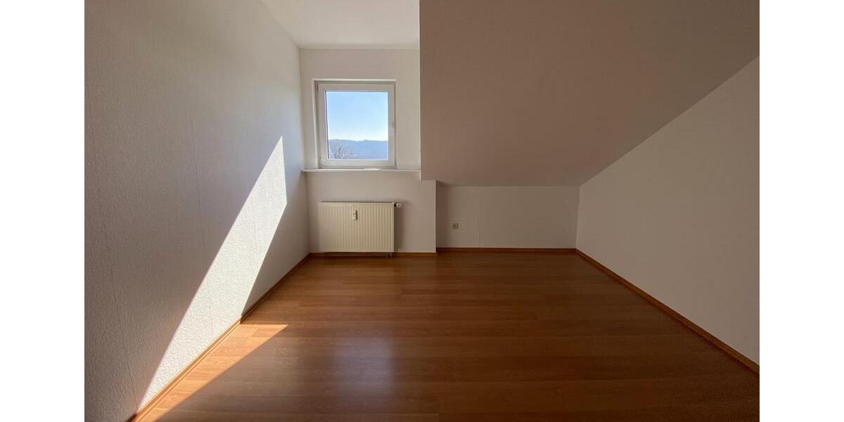 Dachgeschoßwohnung Herborn - 3 Zimmer, 87 m&sup2;, 820&euro; | Angebot:26676766