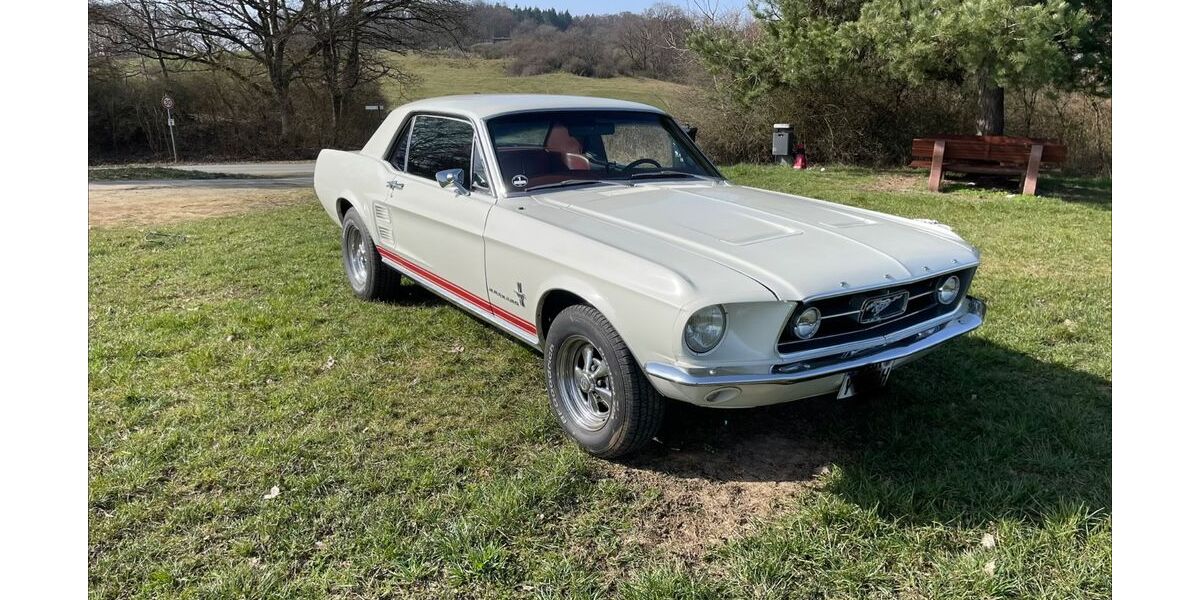 Ford Mustang 121.000 km 29.000 &euro; Solms 35606