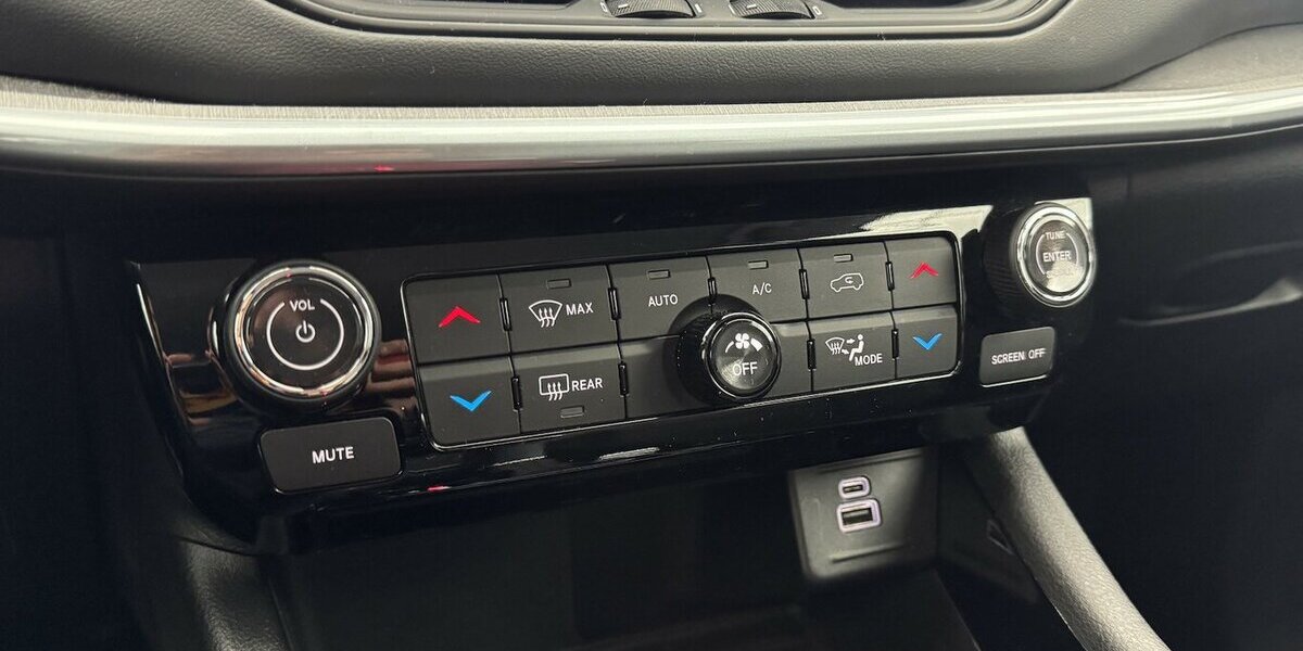 Jeep Compass S Plug-IN Hybrid 4WD 1.Hand Anhängerkplg 43.400 km 26.540 &euro; Lich 35423