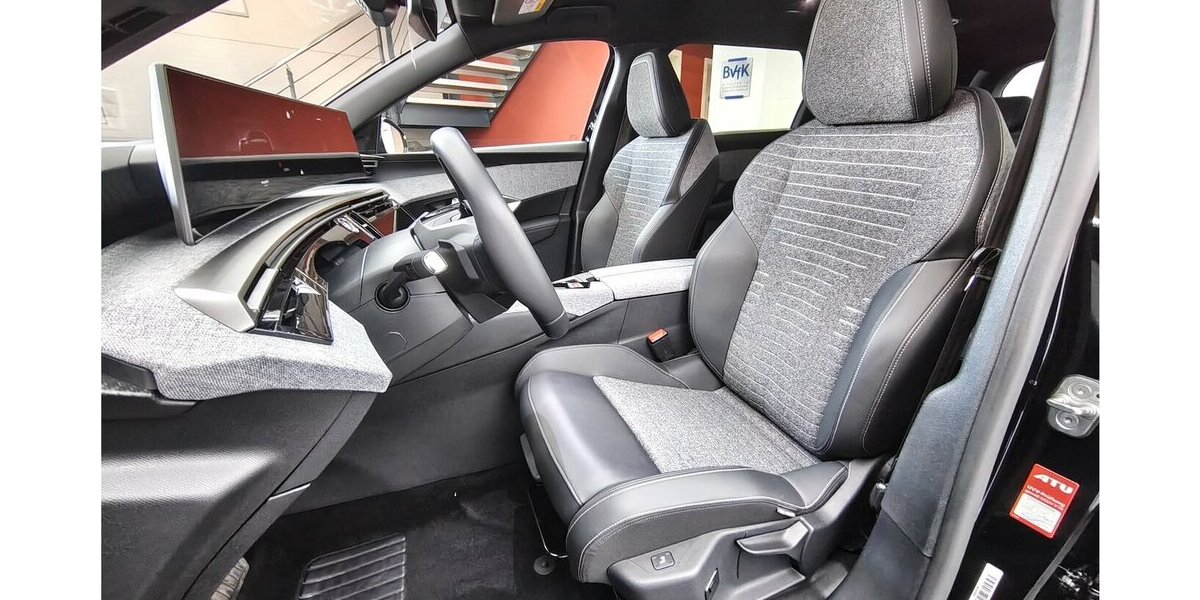 Peugeot 5008 Allure 145 E Hybrid 360° Cam 7 Sitze 43.850 km 28.220 &euro; Lich 35423