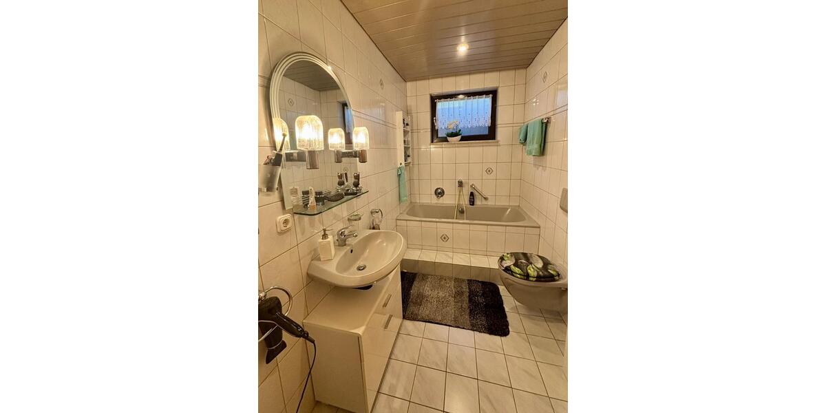 Einfamilienhaus Herborn - 7 Zimmer, 180 m&sup2;, 529.000&euro; | Angebot:23151171