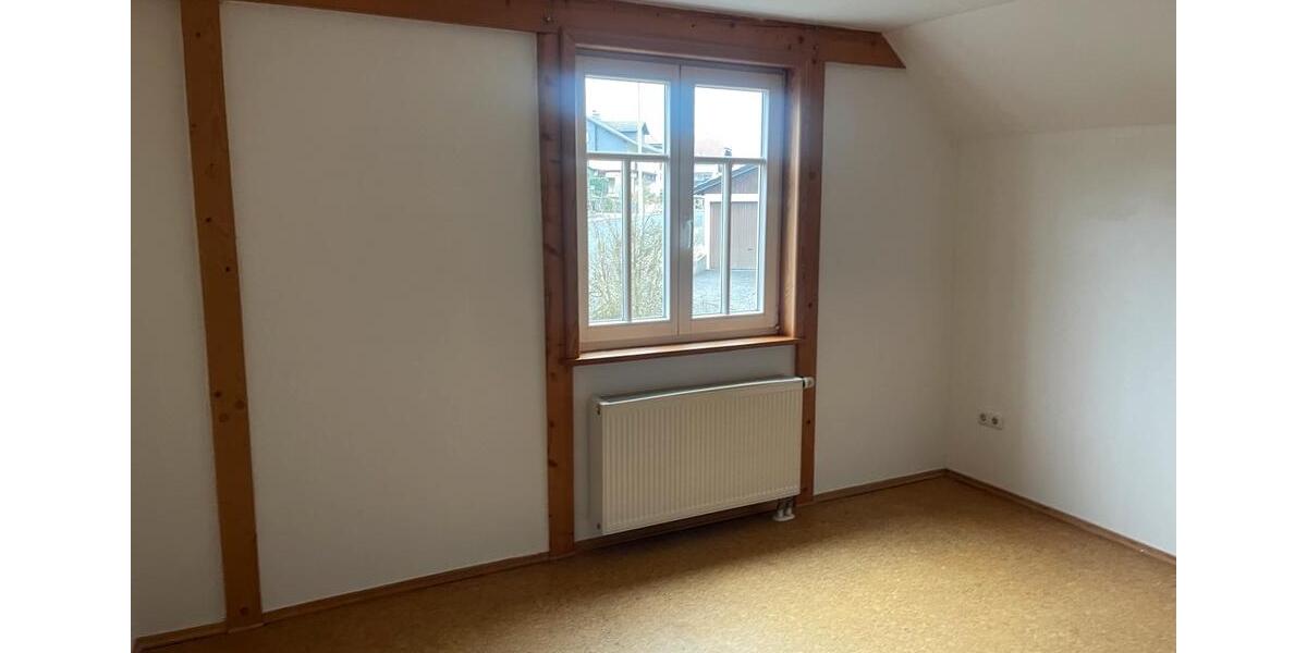 Etagenwohnung Bischoffen - 3 Zimmer, 118 m&sup2;, 750&euro; | Angebot:25942016
