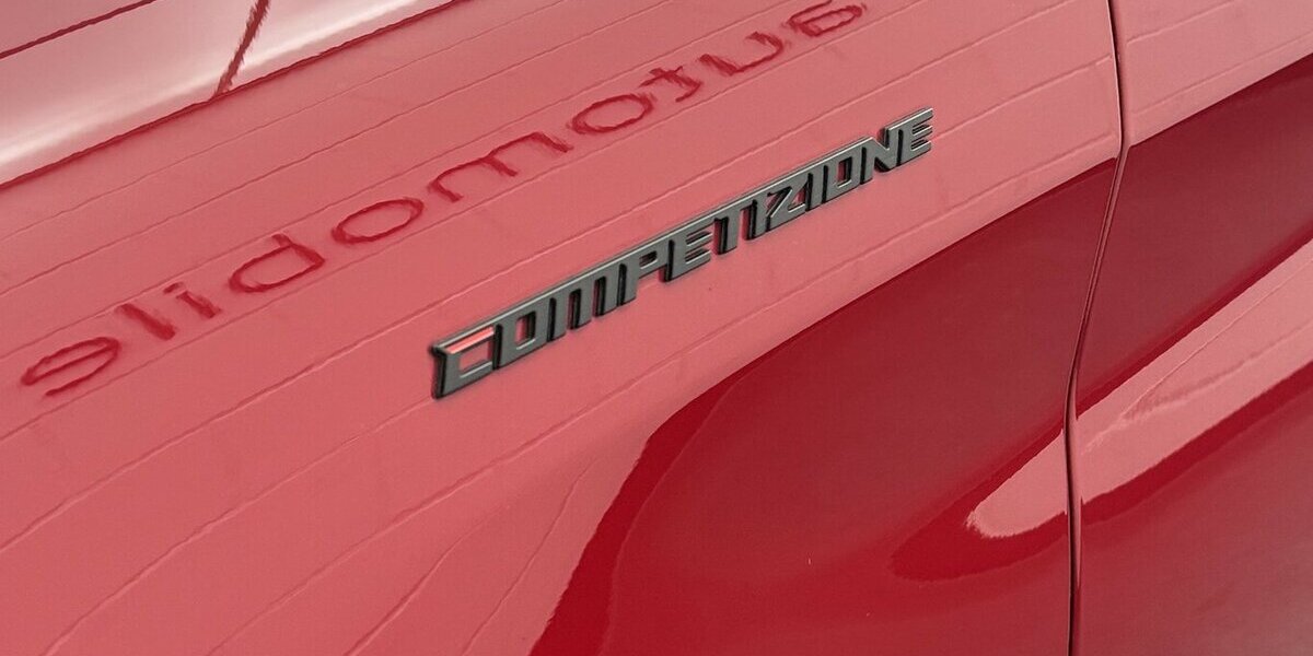 Alfa Romeo Giulia 2.0 Competizione Q4 Turbo Panoramadach 14.303 km 37.985 &euro; Lich 35423