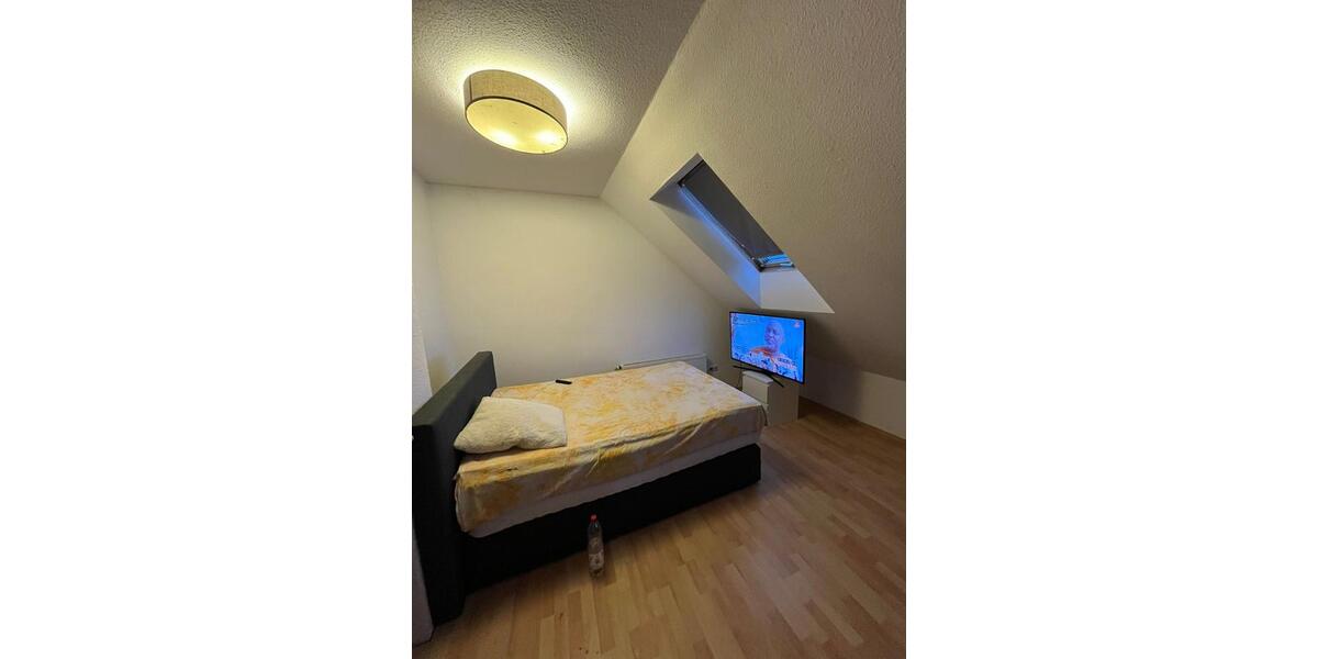 Dachgeschoßwohnung Fernwald - 1 Zimmer, 25 m&sup2;, 300&euro; | Angebot:25725494