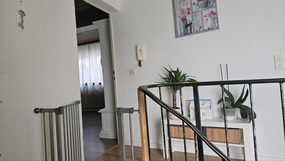 Mehrfamilienhaus, Wohnhaus Lich - 9 Zimmer, 160 m&sup2;, 330.000&euro; | Angebot:25876197
