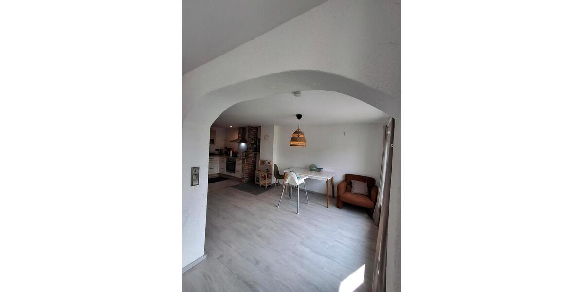 Etagenwohnung Mittenaar - 3 Zimmer, 75 m&sup2;, 780&euro; | Angebot:25628863