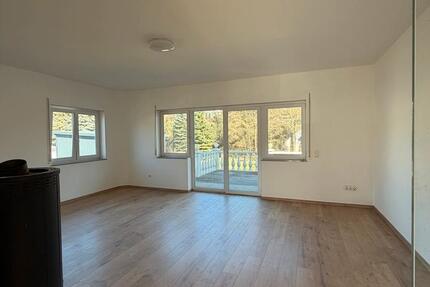 Wohnung Gladenbach - 4 Zimmer, 135 m&sup2;, 1.300&euro; | Angebot:25329546