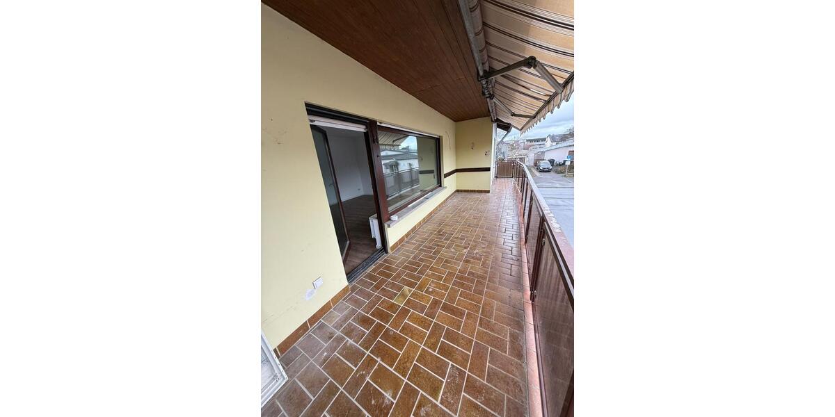 Etagenwohnung Ehringshausen - 4 Zimmer, 99 m&sup2;, 1.200&euro; | Angebot:25501528