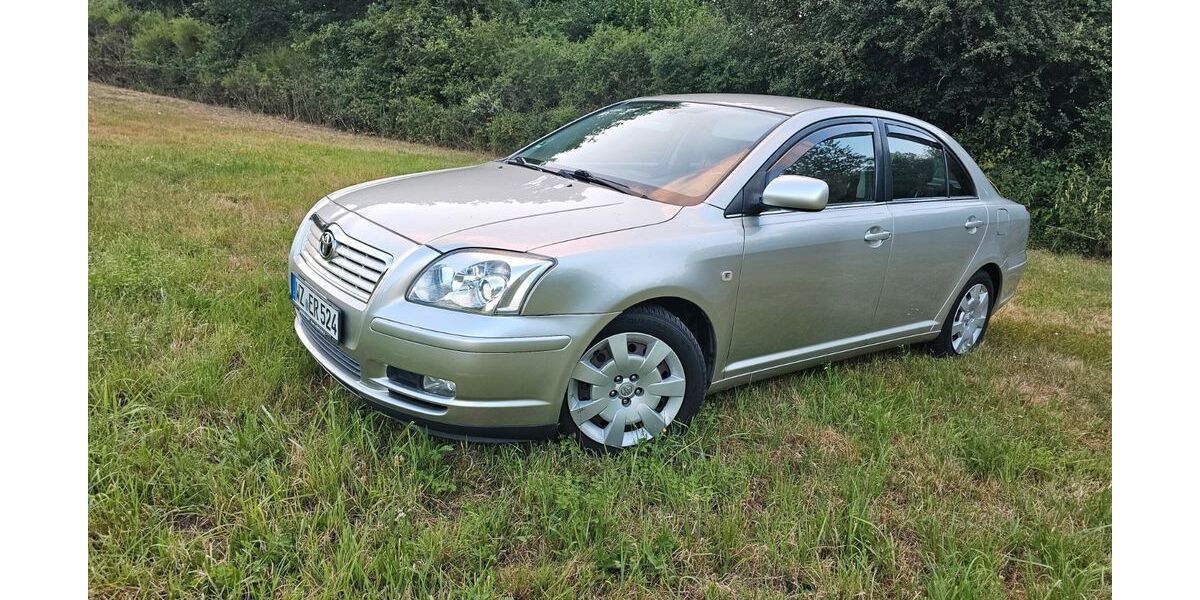 Toyota Avensis 73.921 km 4.500 &euro; Leun 35638