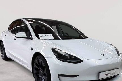 Tesla Model 3 48.611 km 29.989 &euro; Fernwald-Steinbach 35463