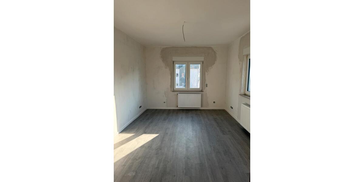 Etagenwohnung Staufenberg - 5 Zimmer, 130 m&sup2;, 1.200&euro; | Angebot:25843146