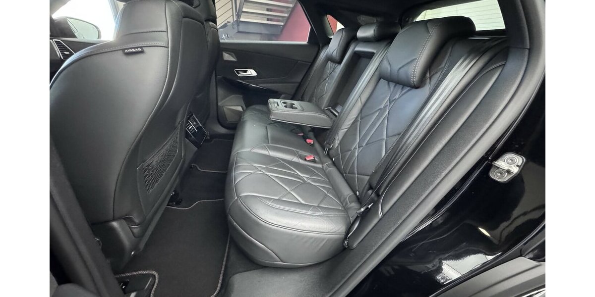 DS Automobiles DS7 Crossback 300 4x4 Performance Line+ Panodach 35.300 km 26.320 &euro; Lich 35423