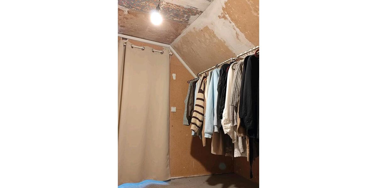 Einfamilienhaus Herborn - 10 Zimmer, 231 m&sup2;, 175.000&euro; | Angebot:26954713