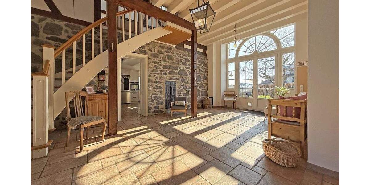 Einfamilienhaus Hungen Villingen - 5 Zimmer, 342 m&sup2;, 685.000&euro; | Angebot:25738062