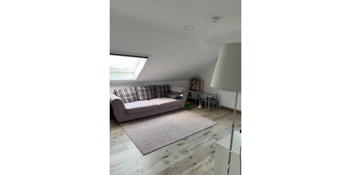 Dachgeschoßwohnung Solms - 3 Zimmer, 79 m&sup2;, 200.000&euro; | Angebot:27204271