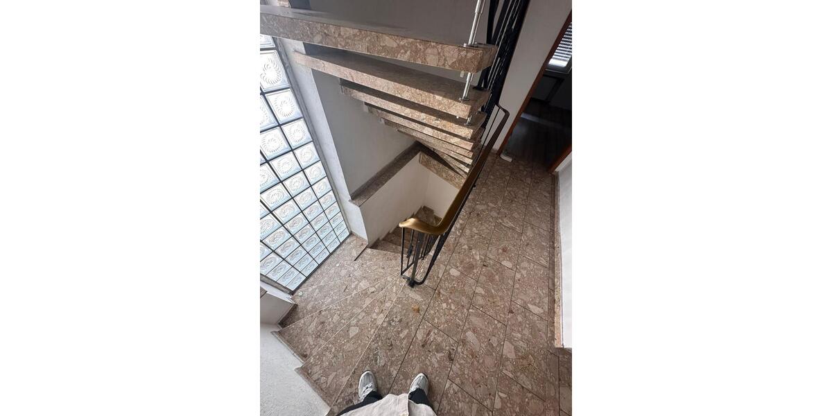 Einfamilienhaus Linden - 6 Zimmer, 220 m&sup2;, 420.000&euro; | Angebot:27023922