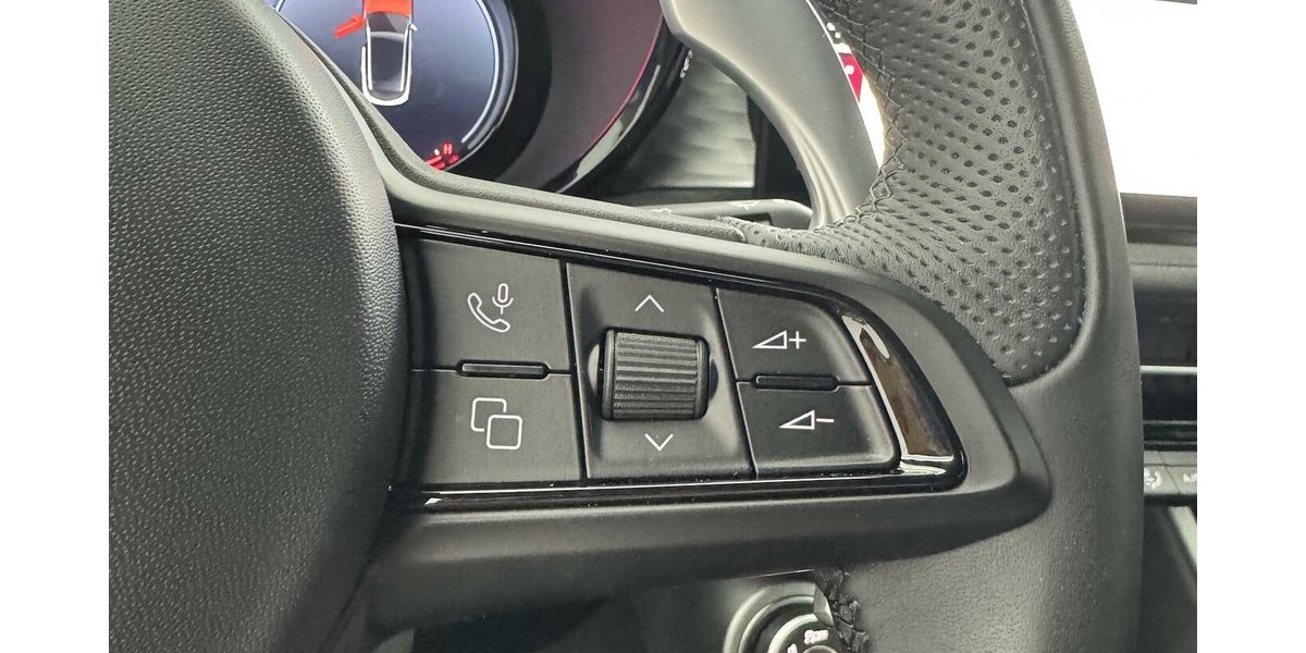 Alfa Romeo Tonale 1.5 VGT Veloce 48 V Hybrid LED 3.300 km 29.990 &euro; Lich 35423