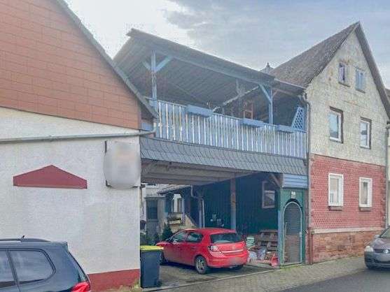 Einfamilienhaus Lollar - 9 Zimmer, 308 m&sup2;, 349.000&euro; | Angebot:26013505