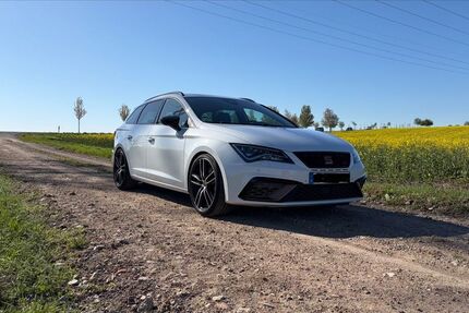 Seat Leon 65.500 km 22.999 &euro; Marburg 35037