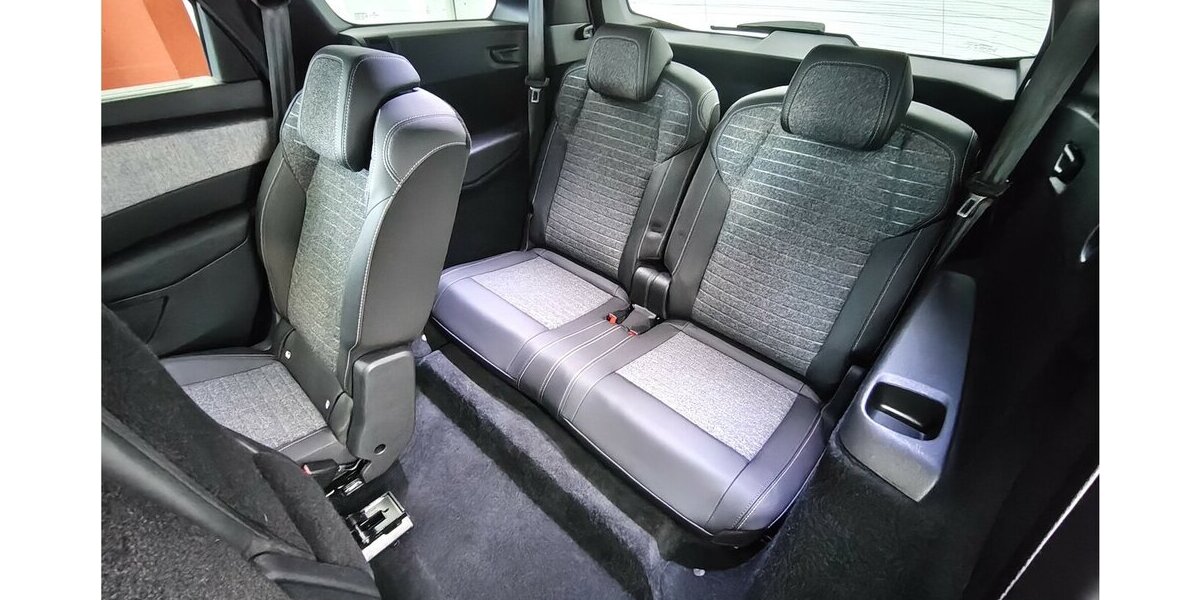 Peugeot 5008 Allure 145 E Hybrid 360° Cam 7 Sitze 43.850 km 28.220 &euro; Lich 35423