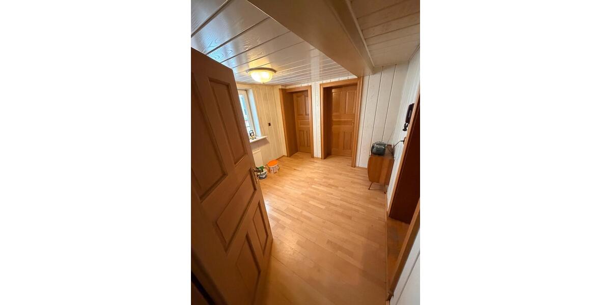 Etagenwohnung Homberg (Ohm) - 6 Zimmer, 158 m&sup2;, 1.400&euro; | Angebot:24653688