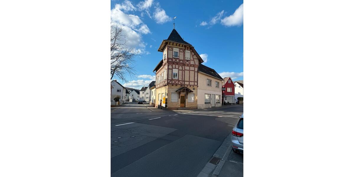 Einfamilienhaus Biebertal - 8 Zimmer, 265 m&sup2;, 820&euro; | Angebot:25641969