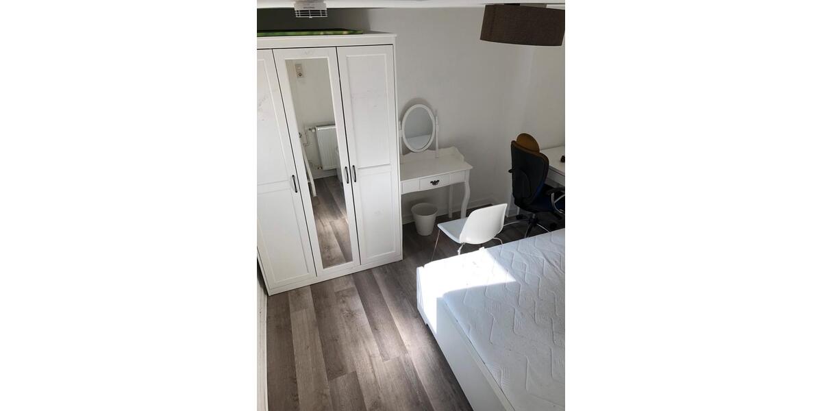 Etagenwohnung Gießen - 10 Zimmer, 25 m&sup2;, 490&euro; | Angebot:25940373