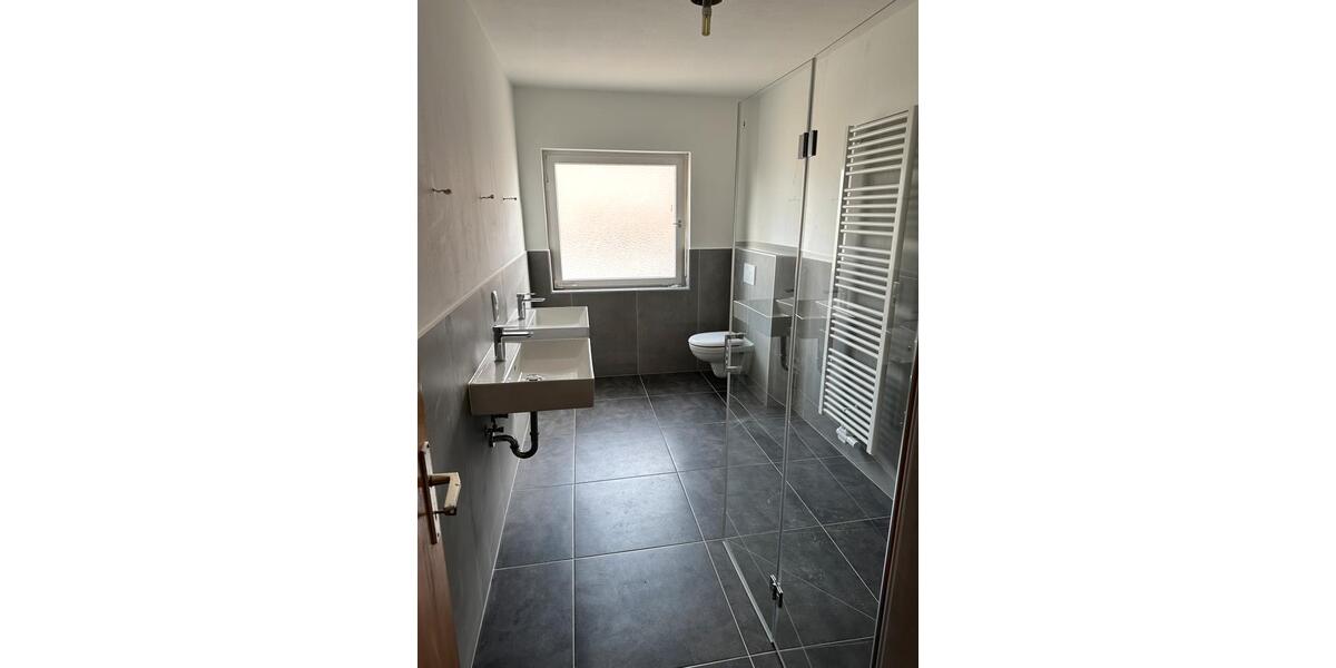 Erdgeschoßwohnung Hüttenberg - 5 Zimmer, 136 m&sup2;, 1.360&euro; | Angebot:26671592