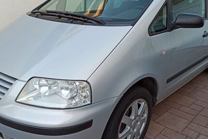 VW Sharan 217.800 km 2.999 &euro; Ehringshausen 35630