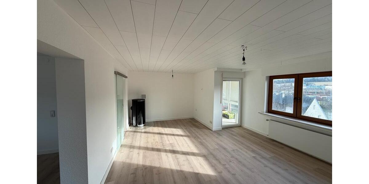 Etagenwohnung Hungen - 7 Zimmer, 170 m&sup2;, 1.400&euro; | Angebot:24331928
