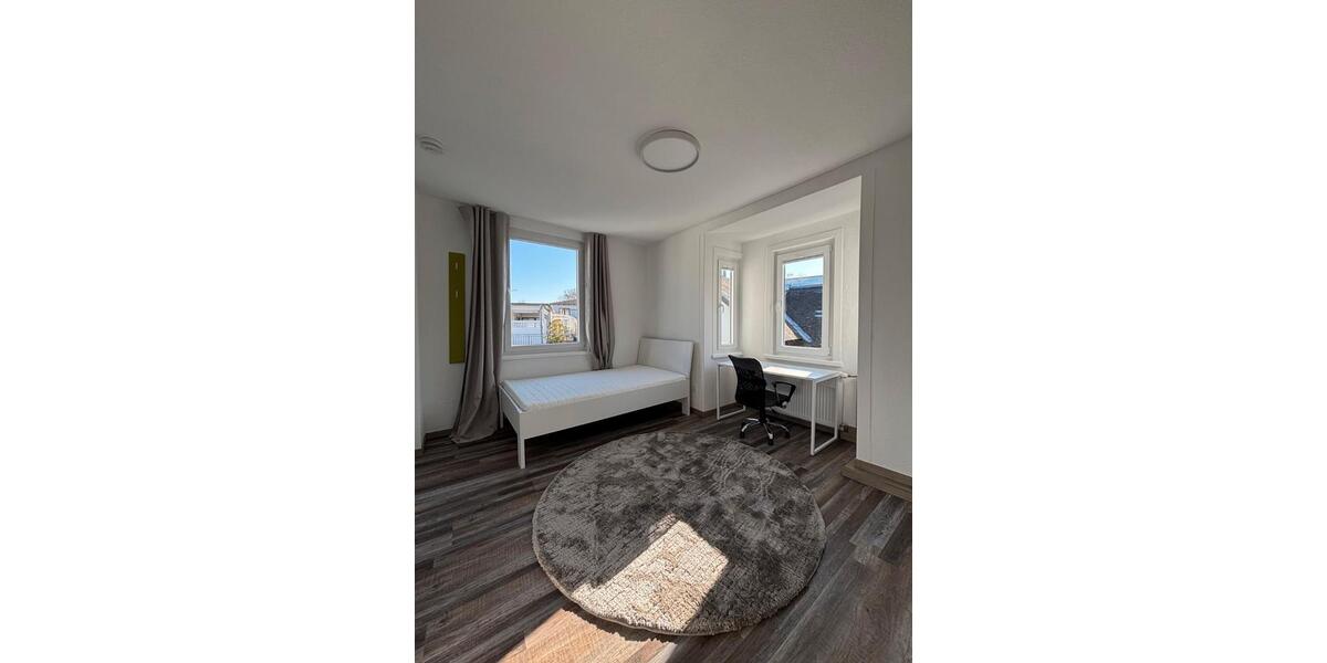 Etagenwohnung Gießen - 4 Zimmer, 14 m&sup2;, 400&euro; | Angebot:26648517