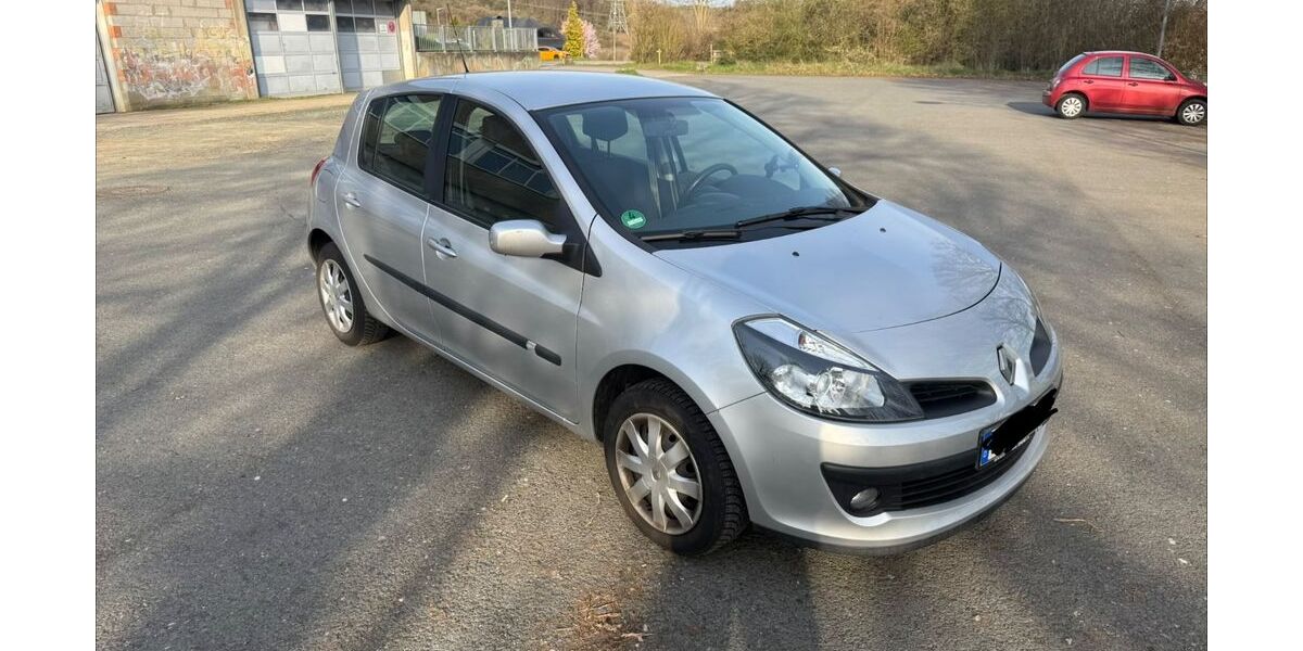 Renault Clio 89.800 km 2.350 &euro; Aßlar 35614
