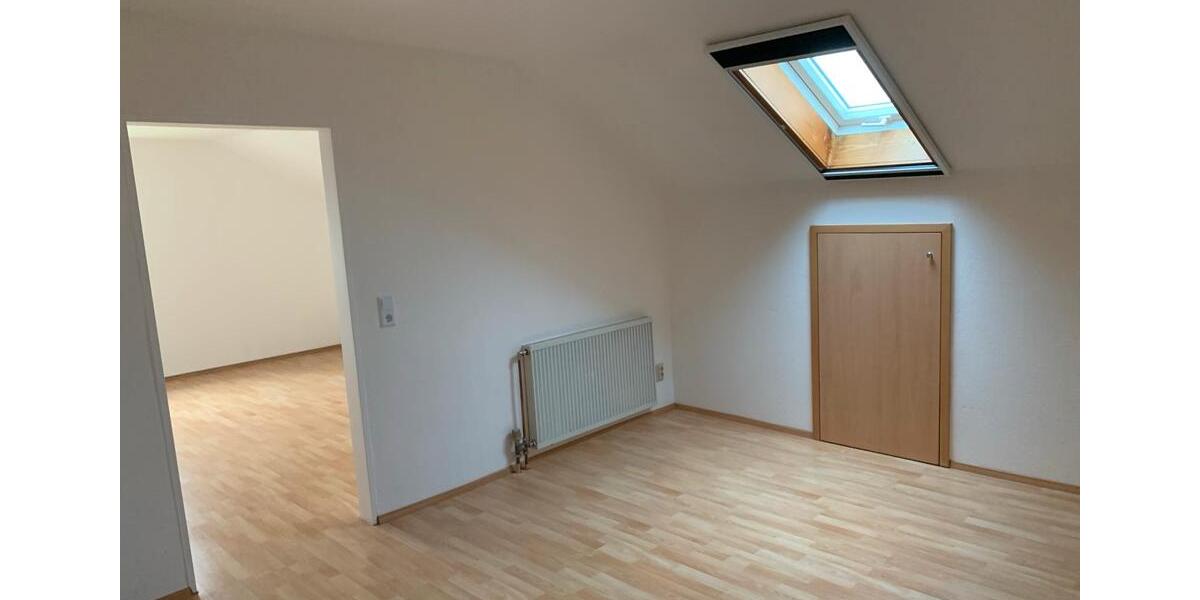 Dachgeschoßwohnung Reiskirchen - 3 Zimmer, 82 m&sup2;, 560&euro; | Angebot:25804446