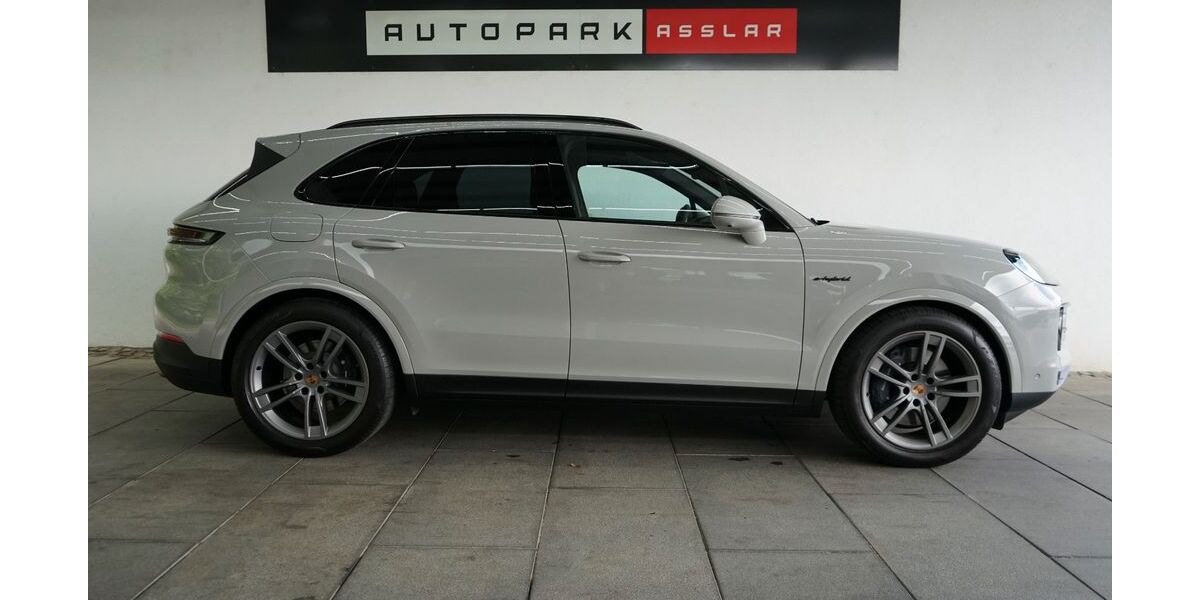 Porsche Cayenne 12.235 km 96.880 &euro; Asslar 35614