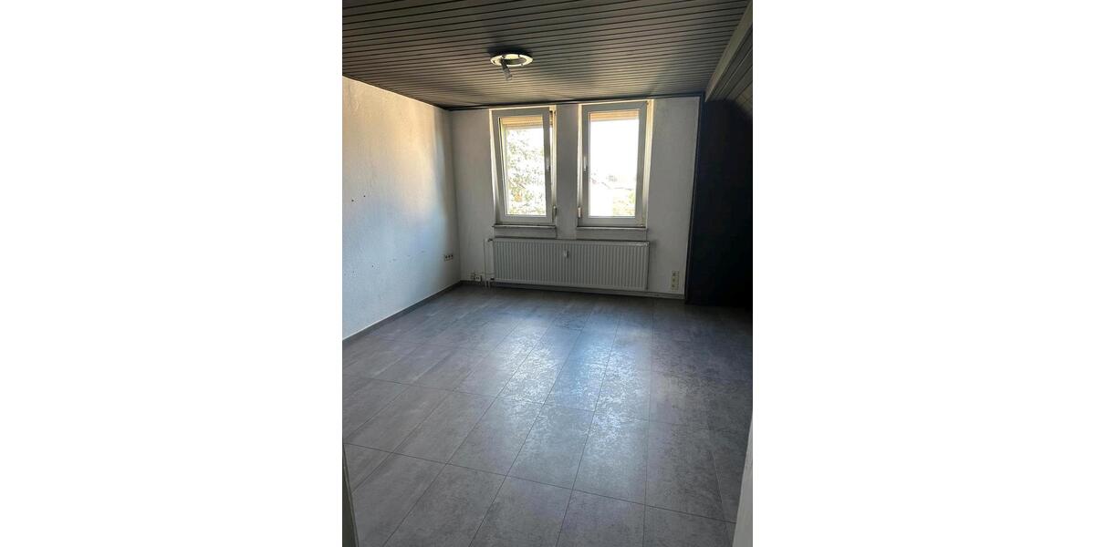 Dachgeschoßwohnung Gießen Wieseck - 1.5 Zimmer, 33 m&sup2;, 450&euro; | Angebot:25501527