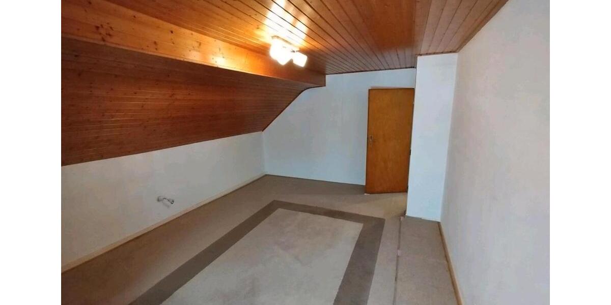 Dachgeschoßwohnung Marburg Cappel - 4 Zimmer, 75 m&sup2;, 225.000&euro; | Angebot:26502333