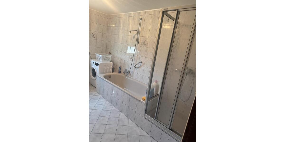 Einfamilienhaus Friedberg (Hessen) - 6 Zimmer, 250 m&sup2;, 400.000&euro; | Angebot:26052883