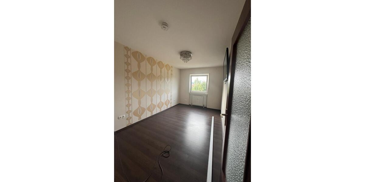Etagenwohnung Lollar - 3.5 Zimmer, 85 m&sup2;, 255.000&euro; | Angebot:27294686