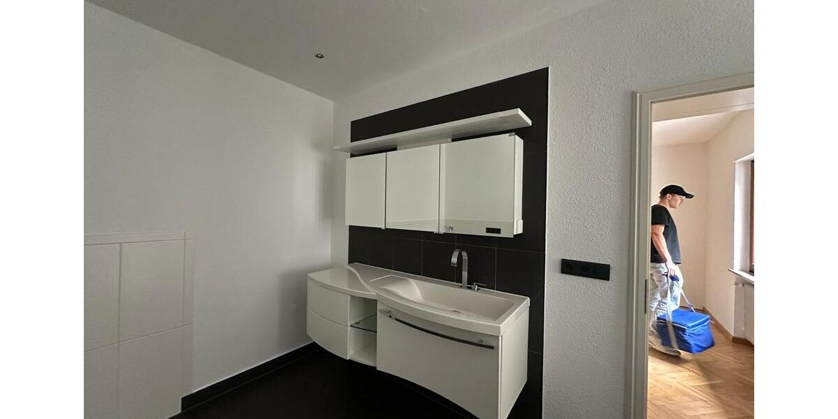 Etagenwohnung Ehringshausen - 3 Zimmer, 103 m&sup2;, 1.050&euro; | Angebot:25416527