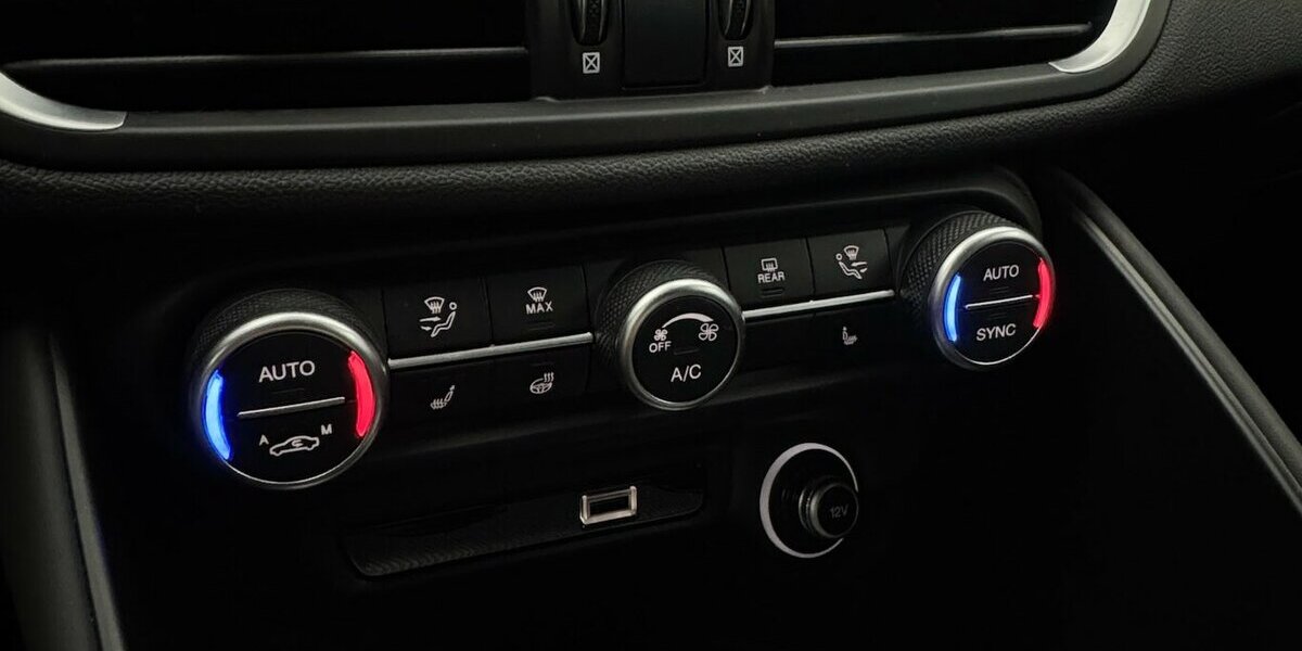 Alfa Romeo Giulia 2.0 Competizione Q4 Turbo Panoramadach 14.303 km 38.460 &euro; Lich 35423