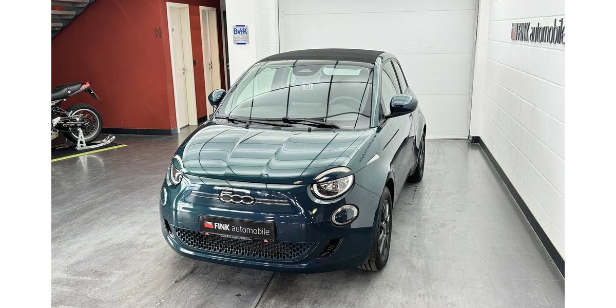 Fiat 500e Cabrio 1.Hand 42kWh Sitzheizung Kamera 15.200 km 21.320 &euro; Lich 35423